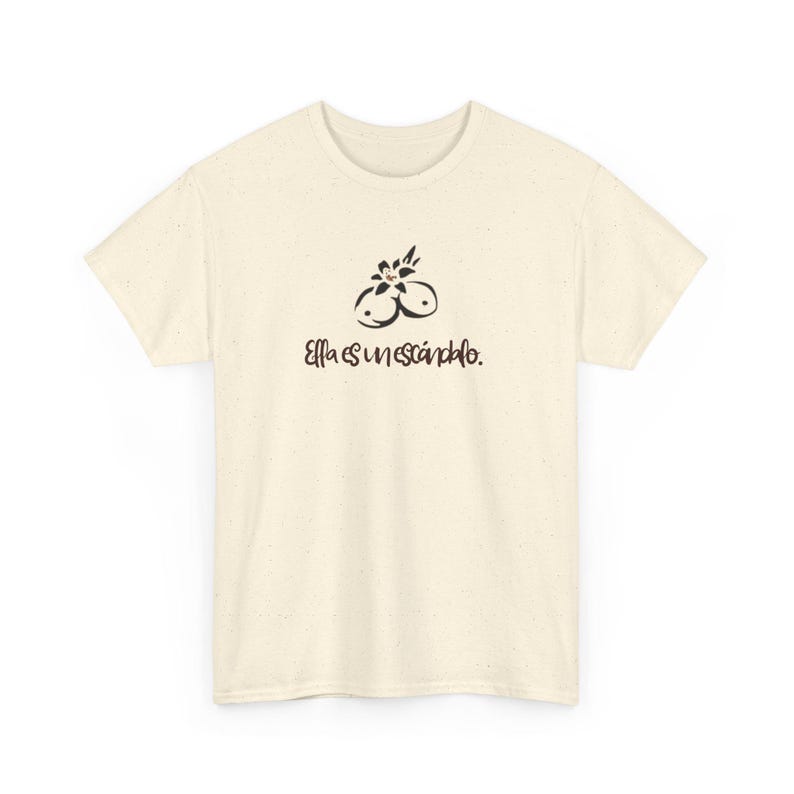 Ella es un escandalo- Unisex Heavy Cotton Tee Tropicoqueta - Casual Wear, Everyday Comfort, Eco-friendly Fashion - Karol G