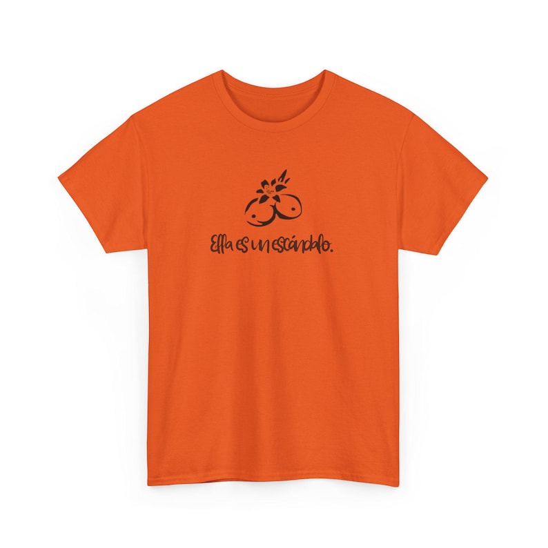 Ella es un escandalo- Unisex Heavy Cotton Tee Tropicoqueta - Casual Wear, Everyday Comfort, Eco-friendly Fashion - Karol G