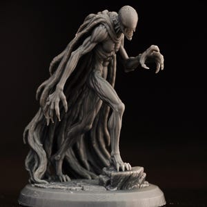 The Faceless Variant II | Shadow Horror D&D Miniature | Dark Fantasy Monster | Tabletop RPG Creature | Resin Miniature