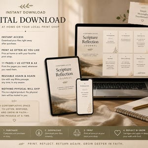 以下が含まれることがあります： 「Scripture Reflection Journal」を表示するラップトップ、タブレット、スマートフォンを備えたデジタルダウンロードの広告。画像には「インスタントダウンロード」や「自宅で印刷」などのテキストが含まれています。ノートとペンも表示されています。