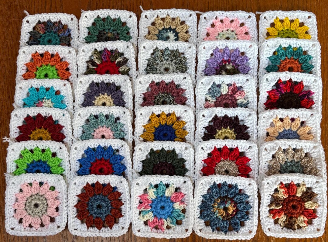 30 Colorful Floral Granny Squares Crochet Blocks Crocheted White ...