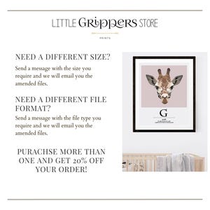 K&ouml;nnte beinhalten: Ein druckbarer Alphabet-Poster mit einer Giraffe mit dem Buchstaben "G" und dem Wort "Giraffe" in einem schwarzen Rahmen. Das Poster ist auf wei&szlig;em Hintergrund mit dem Text "Ben&ouml;tigen Sie eine andere Gr&ouml;&szlig;e? Senden Sie eine Nachricht mit der Gr&ouml;&szlig;e, die Sie ben&ouml;tigen, und wir senden Ihnen die ge&auml;nderten Dateien per E-Mail. Ben&ouml;tigen Sie ein anderes Dateiformat? Senden Sie eine Nachricht mit dem Dateityp, den Sie ben&ouml;tigen, und wir senden Ihnen die ge&auml;nderten Dateien per E-Mail. Kaufen Sie mehr als einen und erhalten Sie 20 % Rabatt auf Ihre Bestellung!"