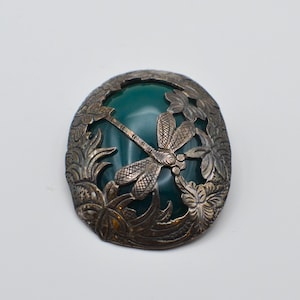 Gorgeous Vintage Art Nouveau Style Sterling Silver Flora Fauna Dragonfly Engraved Overlay Emerald Green Stone Brooch - Fine Estate Jewelry