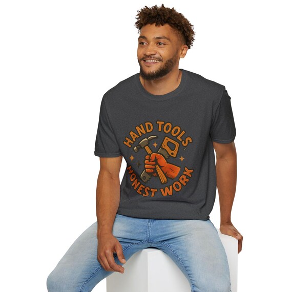 ハンドツールの正直な仕事Tシャツ：大工や整備士への面白いギフト 