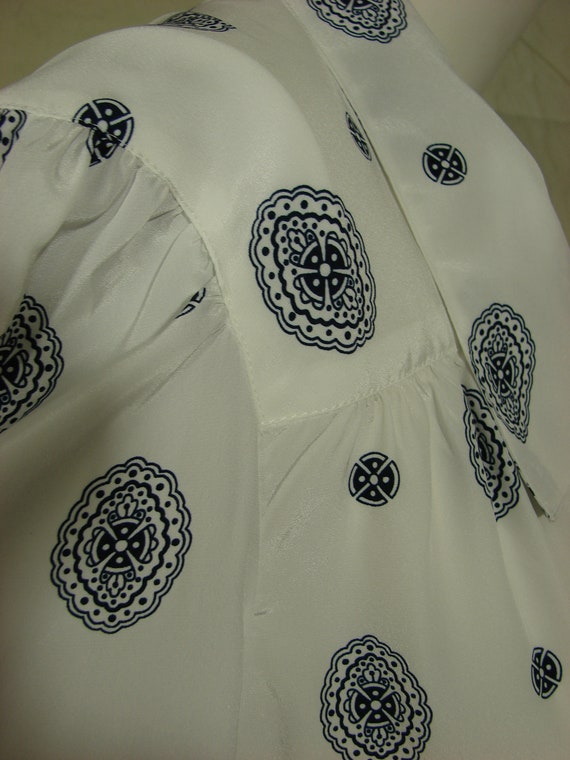 Vintage Navy Mandelas on White Blouse 80s Haberdashery by Personals Polyester Semi Sheer Long Sleeve Business Boss Sz 8 Silky Classic View 5