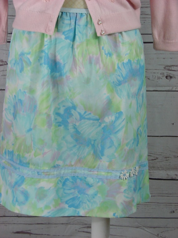 SLIP IT ON - 50s 60s Pastel Floral Half Skirt Dais