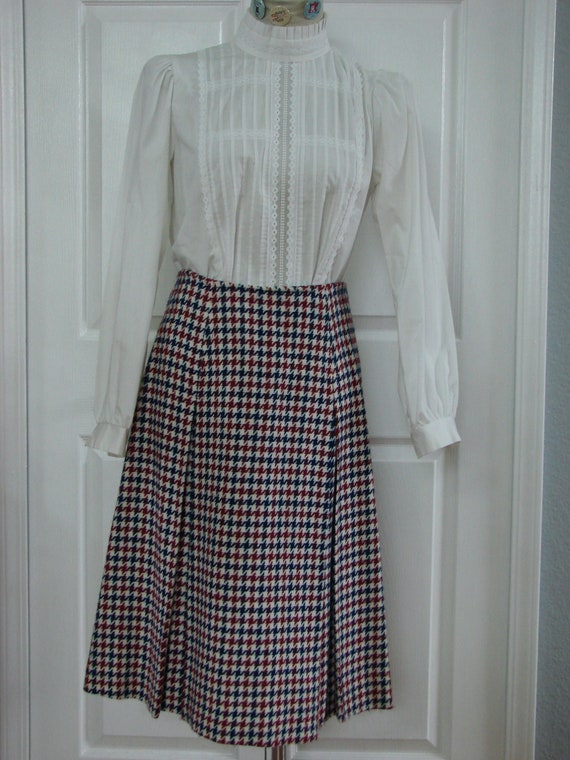 Houndstooth Hottie - Red White Blue - Vintage Patr