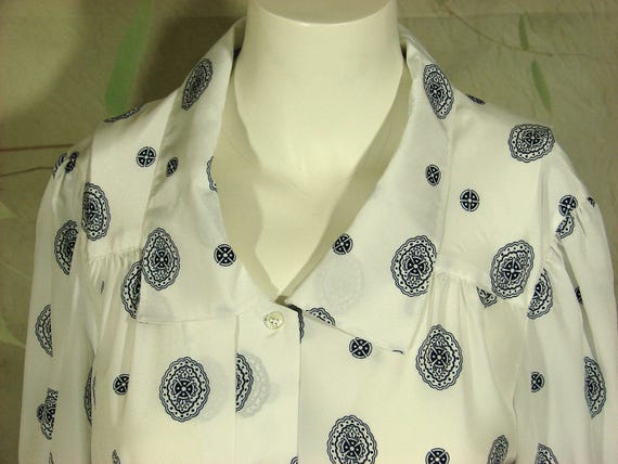 Vintage Navy Mandelas on White Blouse 80s Haberdashery by Personals Polyester Semi Sheer Long Sleeve Business Boss Sz 8 Silky Classic View 2