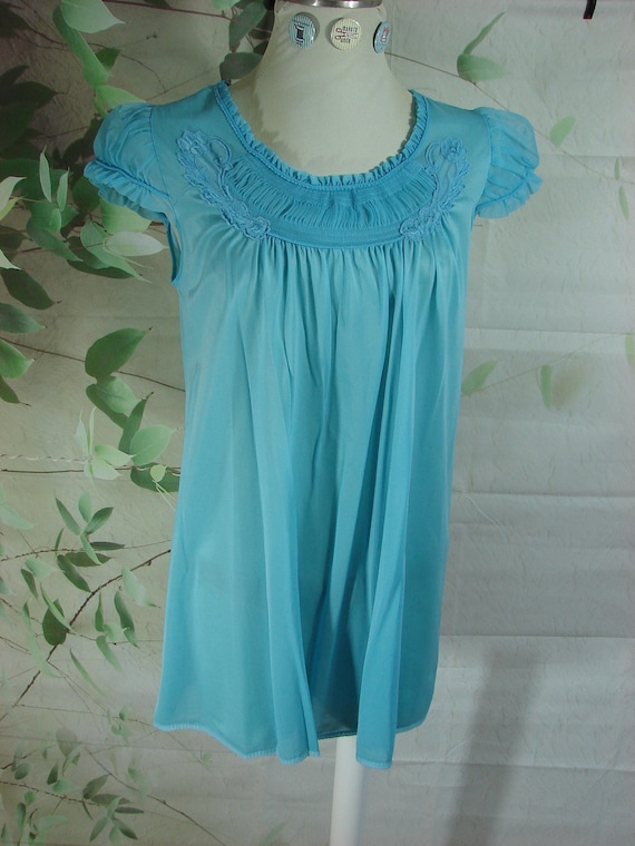 Baby Doll Blue - Ruche front floral applique vint… - image 1