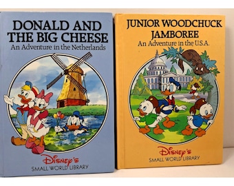 Zestaw 2 używanych książek z biblioteki Disney's Small World