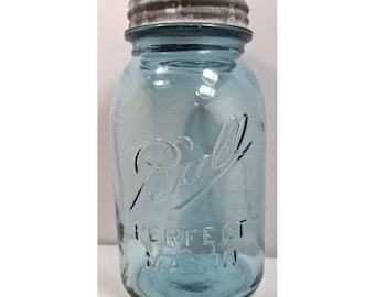 Antyczny słoik Ball Perfect Mason Green nr 1 Quart z lat 1910-1923 z pokrywką z cynkowej kuli