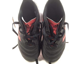 Używane czarne buty piłkarskie Adidas Goletto Style Unisex w rozmiarze 11K