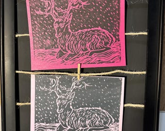 Juego de 2 tarjetas de ciervo en linóleo: tarjetas impresas a mano en bloque en rosa, papelería rosa claro y oscuro con sobres a juego.