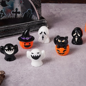 Halloween Mini Pumpkin Ghost Figurine,Mini Ghosts,Cute Desk Decor for Home or Office,Halloween Ghost Gift, Pumpkin Cat, Black Hat Cat Decor
