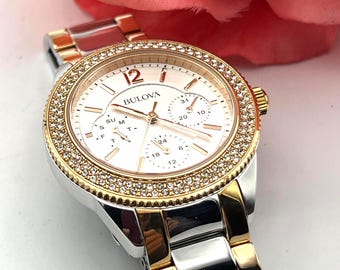 Reloj de pulsera Bulova para mujer en tono oro rosa - Adornado con 121 cristales