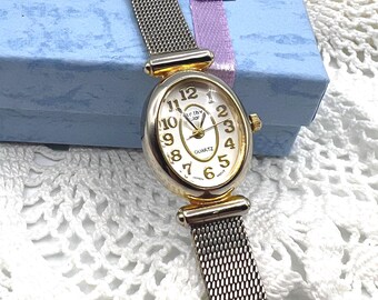 VTG Bulova Two-Tone Heart Link Women\'s Watch - Gold & Silver Bulova Classic Collection Stainess Steel 2-Tone Heart Design  main image 4