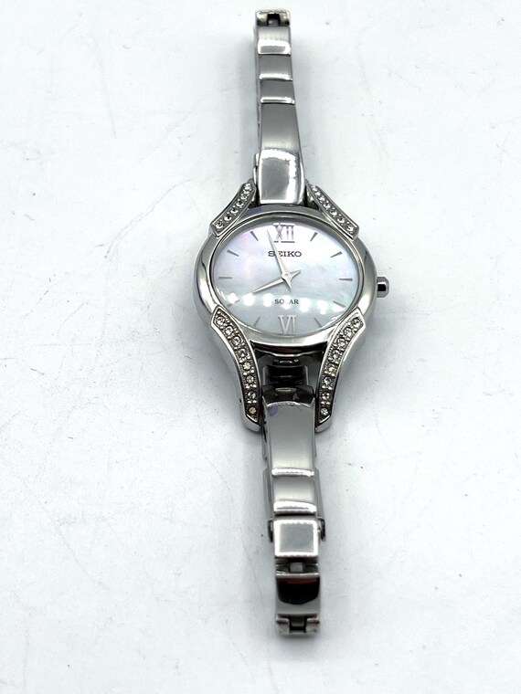 Seiko Rare Women\'s 28mm Analogue Watch s-l400.jpg main image 2