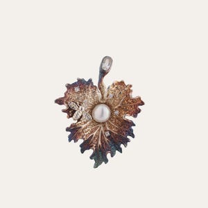 Maple Leaf Pearl Brooch, Freshwater Pearl Brooch, Sterling Silver Mystic Leaf Garnet Pearl Brooch, Pearl Pin, Leaf branch pearl brooch