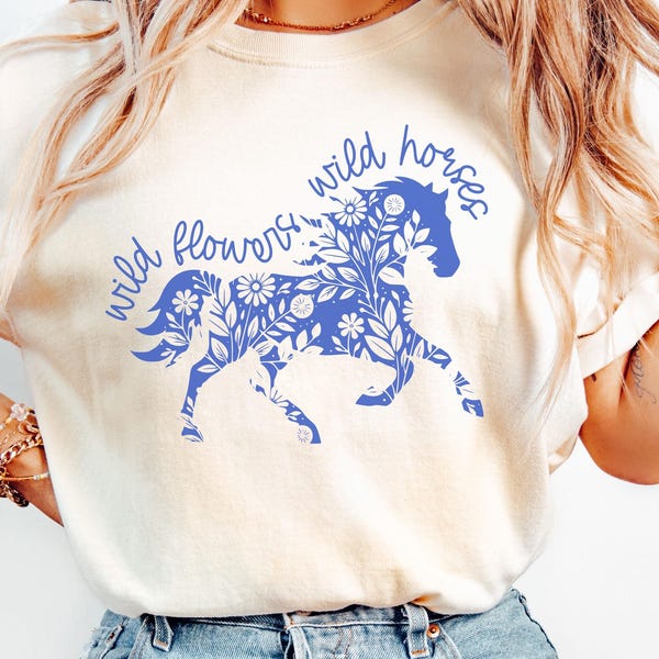 Horse Lover Graphic Tee Country Western Oversized t-shirt Vintage Washed Shirt Comfort Colors© Wild Horses Wild Flowers Horse Lover Gift