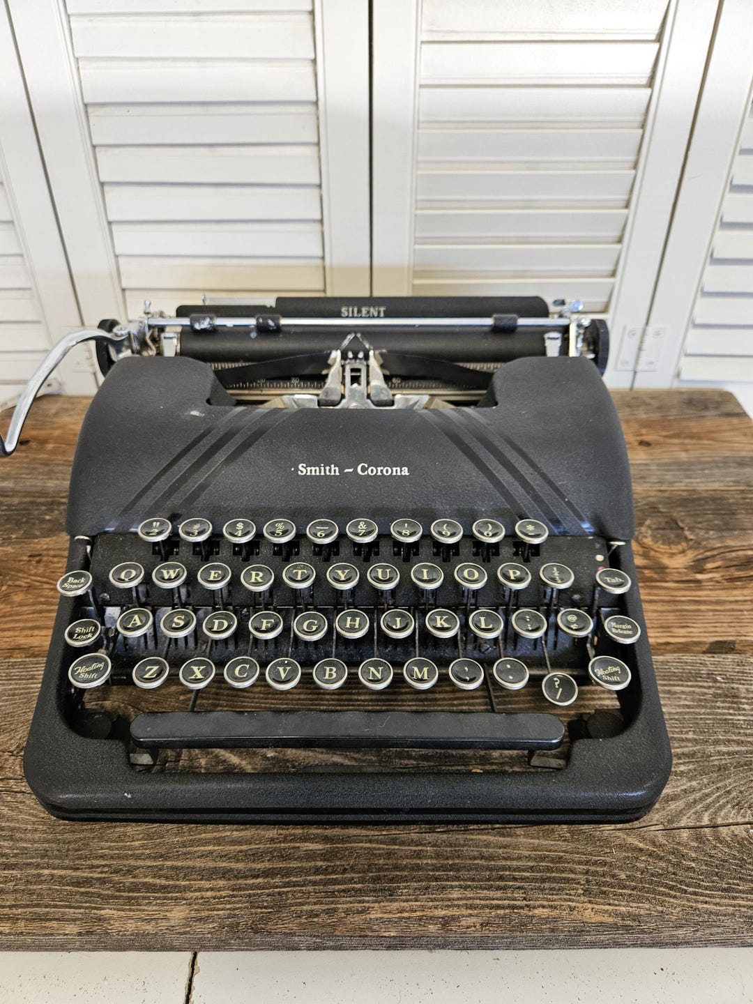 Vintage Smith Corona Silent Typewriter / Display Piece / Wedding