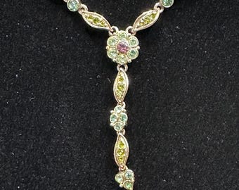 Elegant blommigt Y-drop-uttalandehalsband: Flerfärgade ädelstenar, vintageinspirerade bohemiska smycken