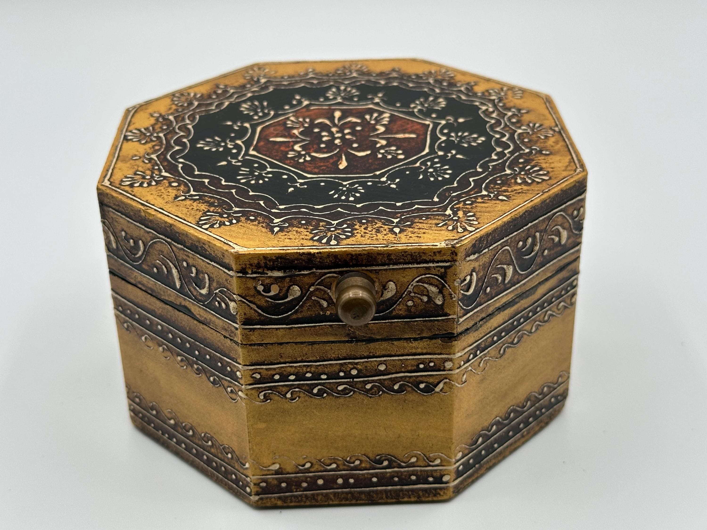 Intricate trinket container - Etsy 日本
