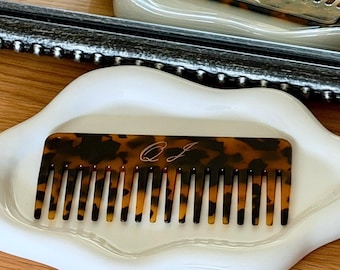 Hand Engraved Wide Acetate Comb, Personalized Gift for Bridal Party, Bridesmaids, Mother’s Day Gift, Tortoise Shell Comb, Pearl White Comb