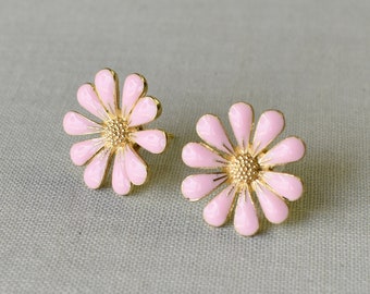 Flower Post Earrings - Daisy earrings - Flower stud earrings - Bridesmaid gift - bridesmaid earrings - pastel earrings - botanical earrings
