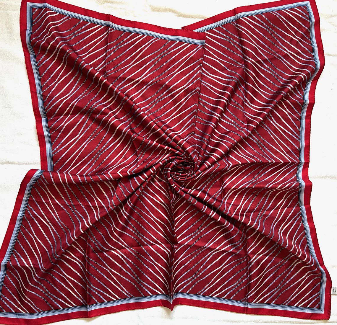 Vintage Pure Silk Gentleman’s Scarf: Geometric Waves Stripes, foto 3 di 5