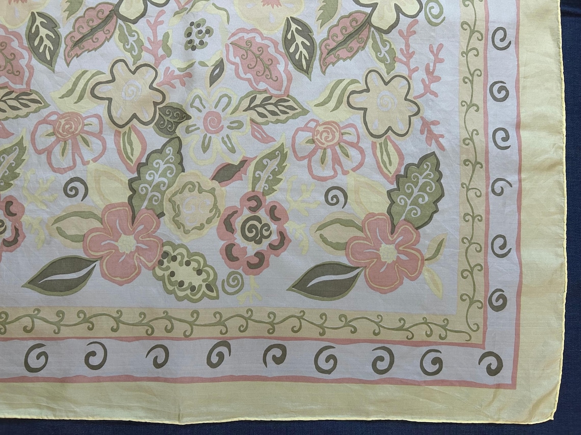Vintage Floral Silk Scarf, Pastel Botanical Print, Hand Rolled Square, foto 4 di 5