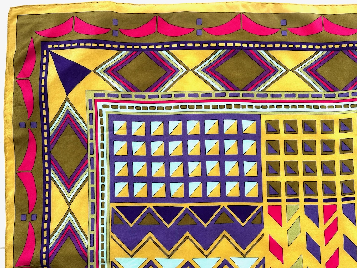 Marja Kurki Vintage Silk Scarf Finland Nordic Modernist Geometric Pastel Hand Rolled Crepe de Chine, foto 2 di 5