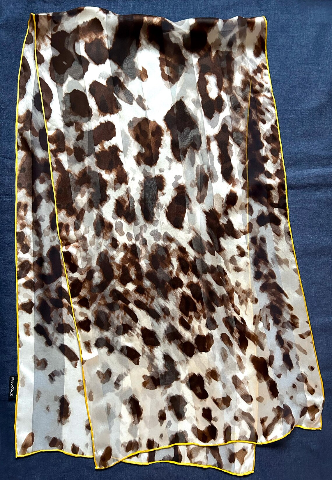 Vintage Fraas Silk Scarf Leopard Print, Hand Rolled, Sheer Chiffon Designer Animal Pattern, foto 1 de 5