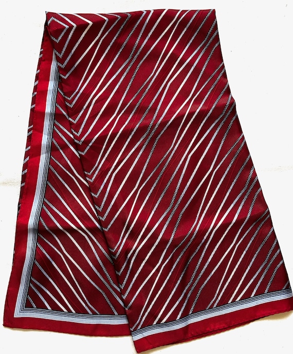 Vintage Pure Silk Gentleman’s Scarf: Geometric Waves Stripes