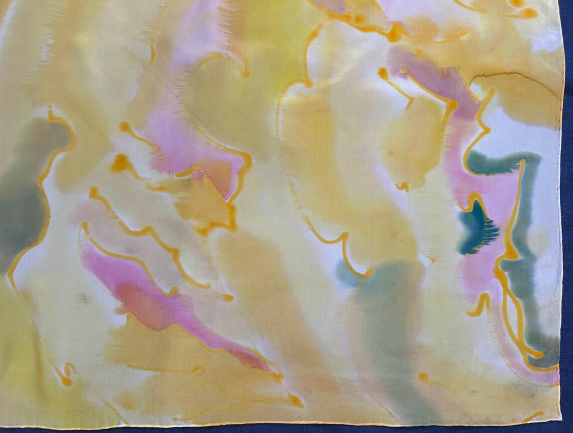 Vintage Hand Painted Silk Scarf Signed Artist Abstract Watercolor Wearable Art, foto 4 di 5