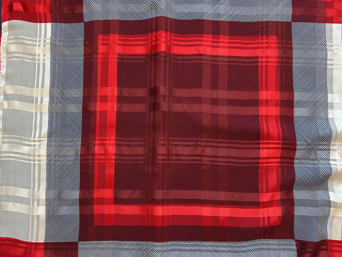 Vintage Michel Paris Silk Scarf, Red Plaid Check, Sheer Chiffon Satin, Hand Rolled Square, foto 4 di 5