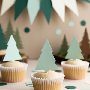 Árbol de hoja perenne / SIMPLE / Adornos para cupcakes o confeti / Formas troqueladas / CARTULINA