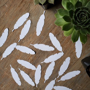 Confeti de plumas / Despedida de soltera bohemia, decoraciones con plumas atrapasueños / CARTULINA