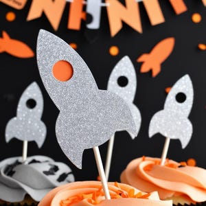 Cohetes / Confeti y adornos para cupcakes, formas troqueladas, decoraciones para fiestas / BRILLO