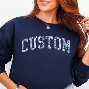 Sweat-shirt ras du cou prénom personnalisé cadeau pull chinois bleu cadeau vêtement texte personnalisé vêtement unique pull douillet