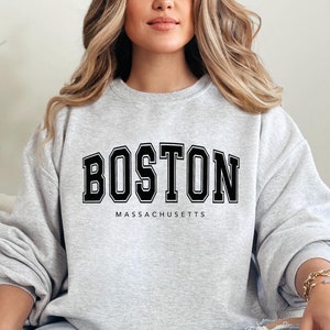 Boston Massachusetts Sweatshirt, Boston Crewneck, Varsity Style Crewneck, Boston Shirt, University Sweaters, Aesthetic Trendy Boston Gift