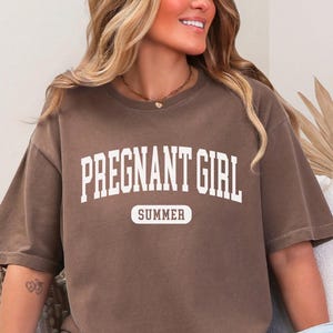 Comfort Colors® Koszulka letnia dla ciężarnej dziewczyny Koszulka dla przyszłej mamy Prezent na baby shower z okazji ogłoszenia ciąży Koszulka na dzień matki