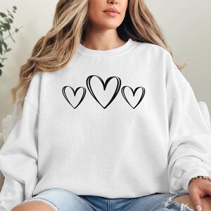 Minimalist Heart Sweatshirt, Women Valentines Day Sweatshirt, XOXO Sweatshirt, Valentines Day Shirt, Heart Love, Valentines Day Gift, Mama