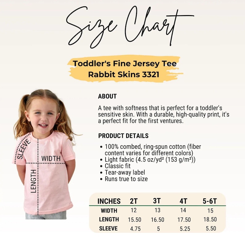 Pu&ograve; includere: Una tabella delle taglie per la t-shirt in jersey fine per bambini Rabbit Skins 3321. Include dettagli sul prodotto, specifiche del tessuto di 153 g/m2 e una tabella con le misure di larghezza, lunghezza e manica in pollici per le taglie 2T-5-6T.