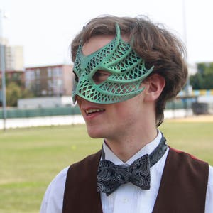 Sea Dragon Mask Iridescent Green