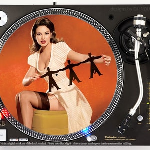 DJ Industries - Pinup Mila Kunis - DJ slipmat LP record player turntable