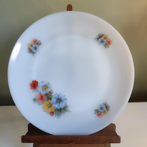 Vintage Arcopal Anémone dish - multicolored retro flowers - French tableware from the 60s/70s