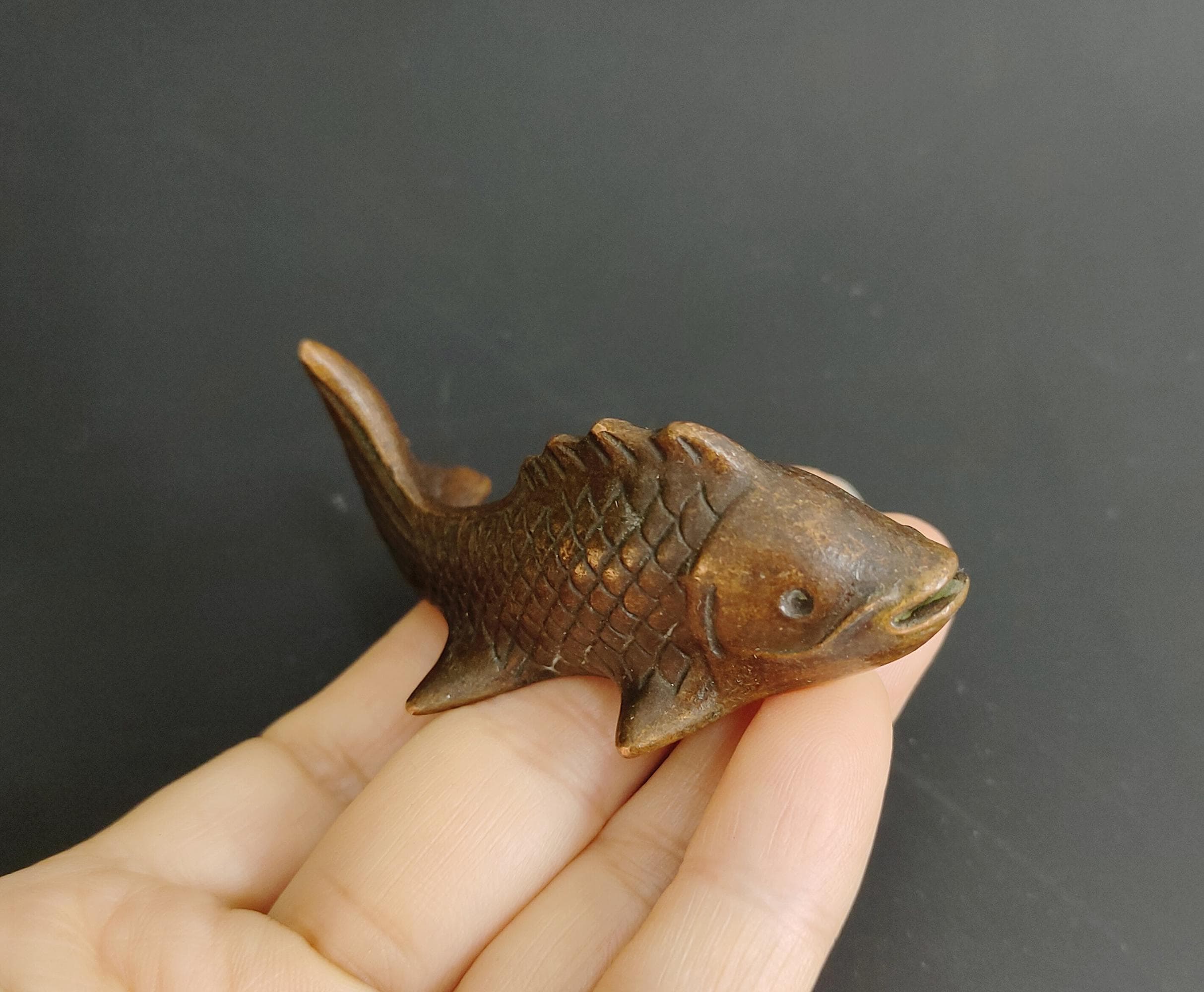 ヴィンテージブロンズ彫刻の魚の像 - Etsy 日本