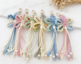 Porte-clés fleur en macramé fait main, breloque de sac bohème pompon, accessoire de sac à main floral pastel