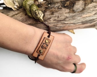 Zodiac Leather Bracelet: Handcrafted Horoscope Talisman