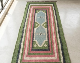 Modern Geometric Runner Rug, Handwoven Wool Jute Hallway Rug, Green Cream Checkered Carpet, Farmhouse Entryway Runner, Boho Corridor Rug